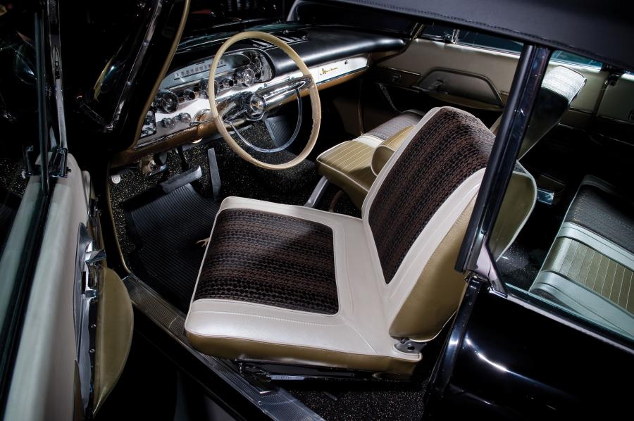 Интерьер DeSoto Adventurer Convertible Coupe (MS3-H) 1959 года  (фото 3 из 5)